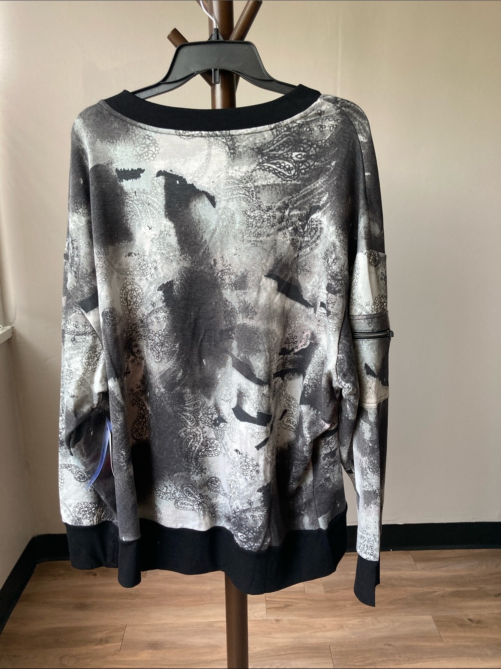 Nine West active paisley print pattern crewneck top zip pocket on sleeve 2X - Picture 8 of 17